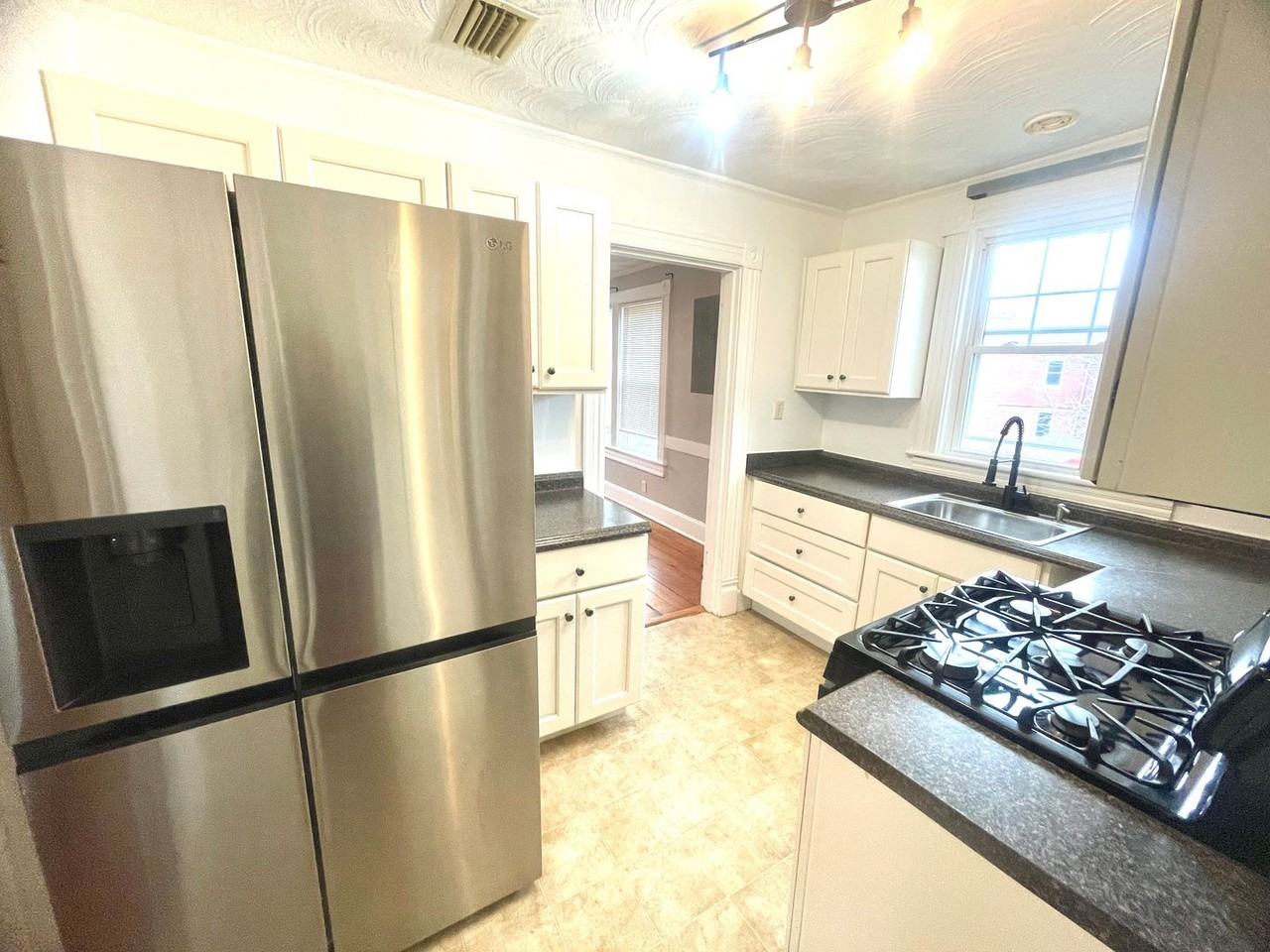 3916 High St #B - Photo 7 of 28