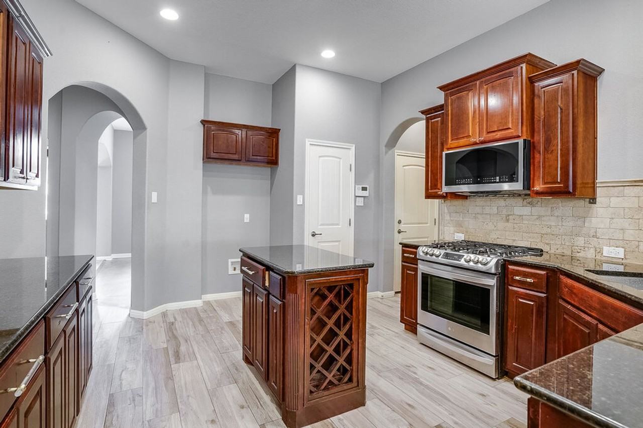 125 Snowdrift Trl - Photo 5 of 19