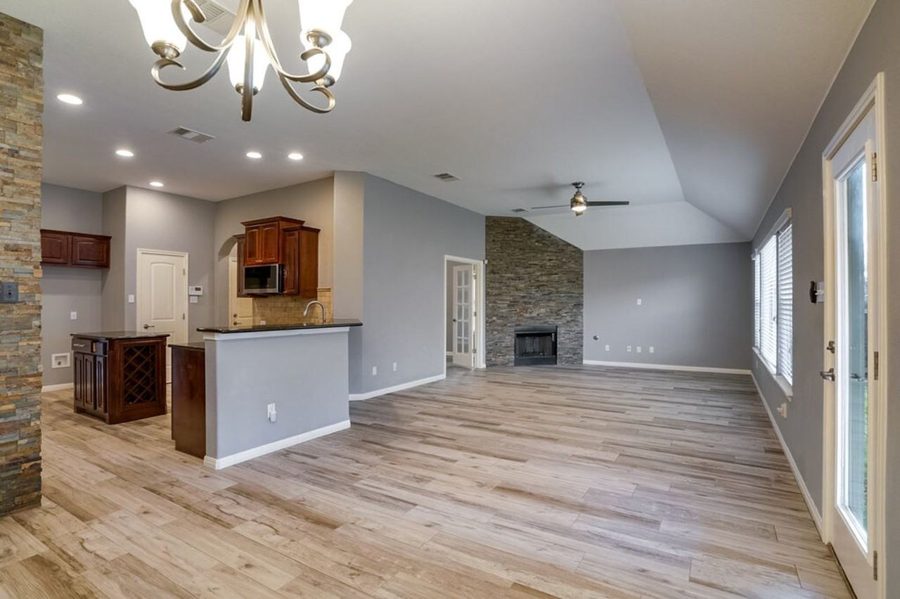 125 Snowdrift Trl - Photo 7 of 19