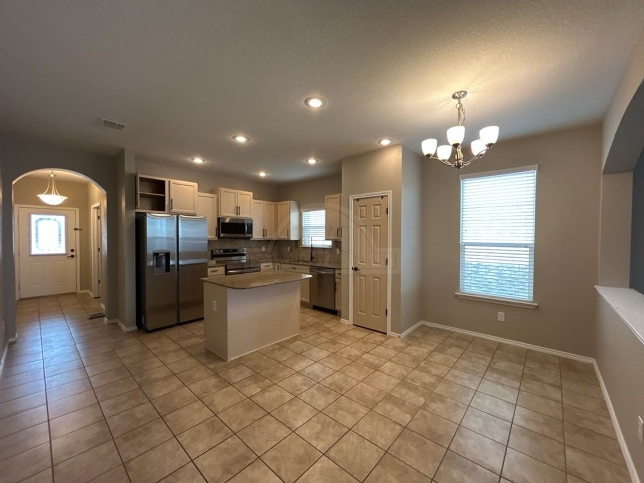 9508 Raeburn Ct - Photo 6 of 35