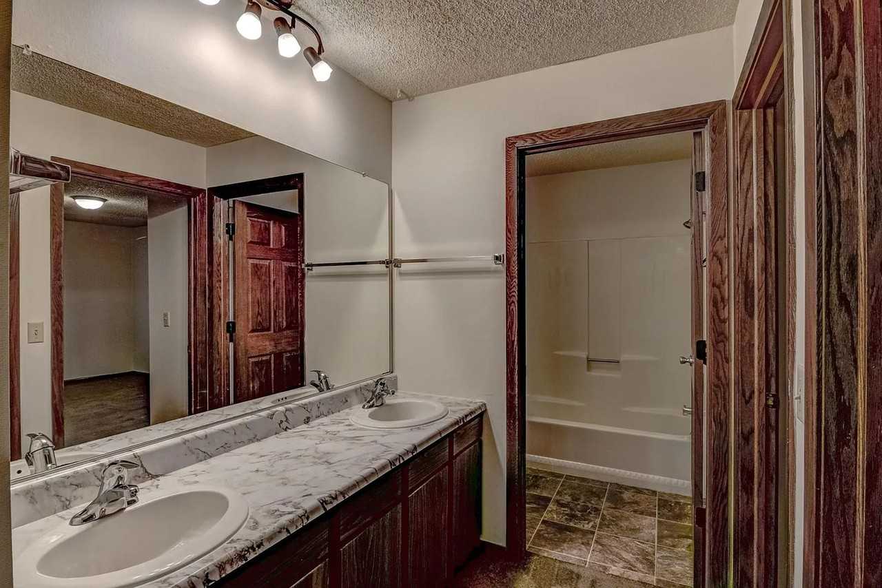 3008 Eldorado Blvd - Photo 6 of 27