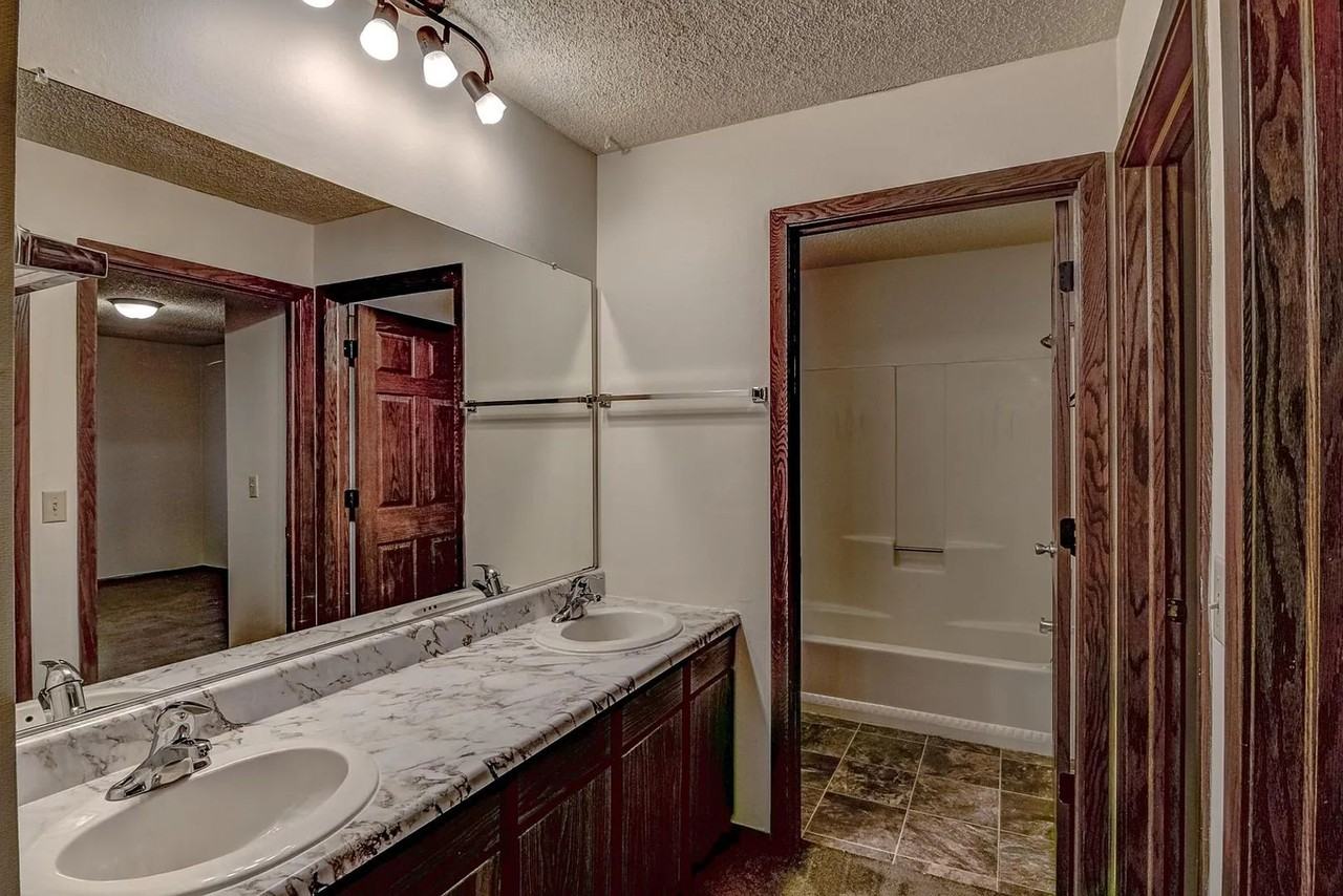 3008 Eldorado Blvd - Photo 5 of 37