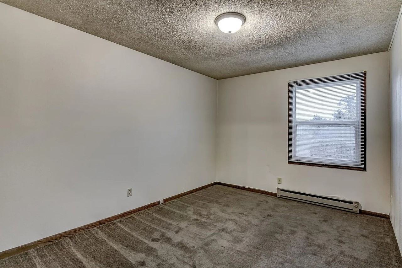 3008 Eldorado Blvd - Photo 7 of 37