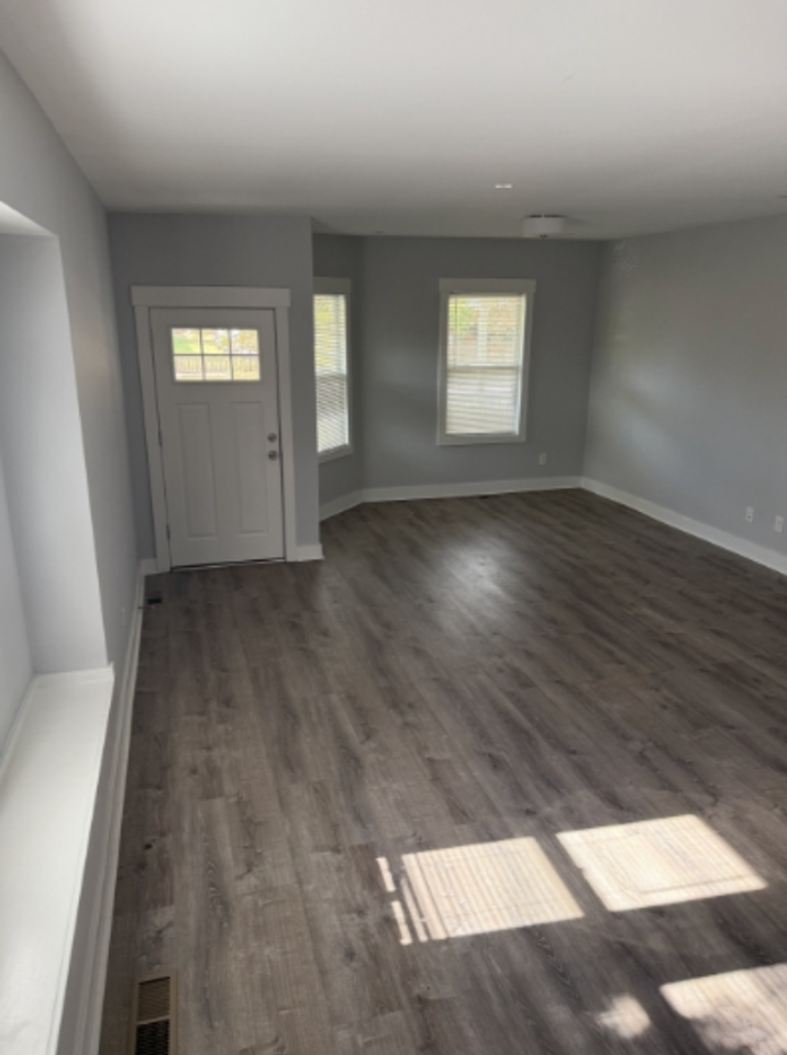 2519 N College Ave - Photo 7 of 17