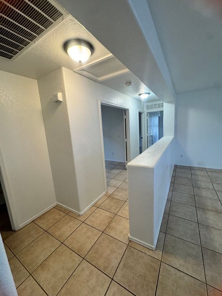 629 W Jardin Dr - Photo 4 of 10