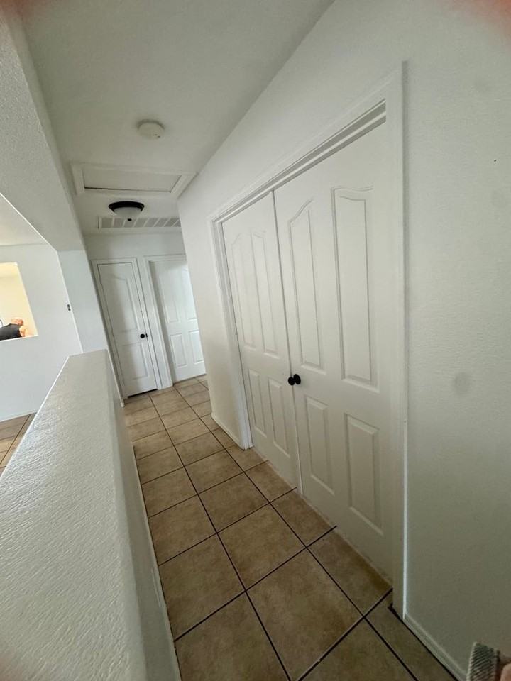 629 W Jardin Dr - Photo 7 of 10