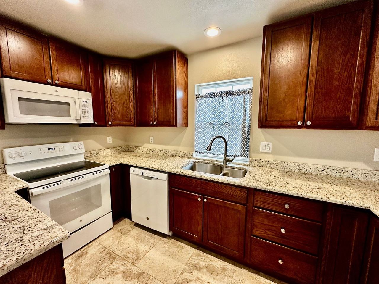 333 Guadalupe St - Photo 2 of 10