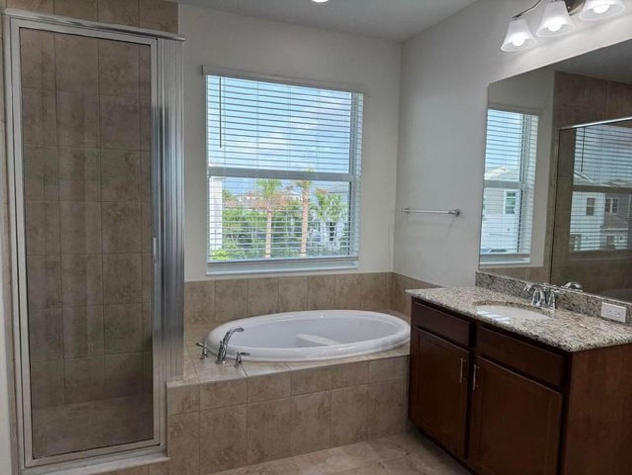 16452 Millenium Ct - Photo 5 of 45