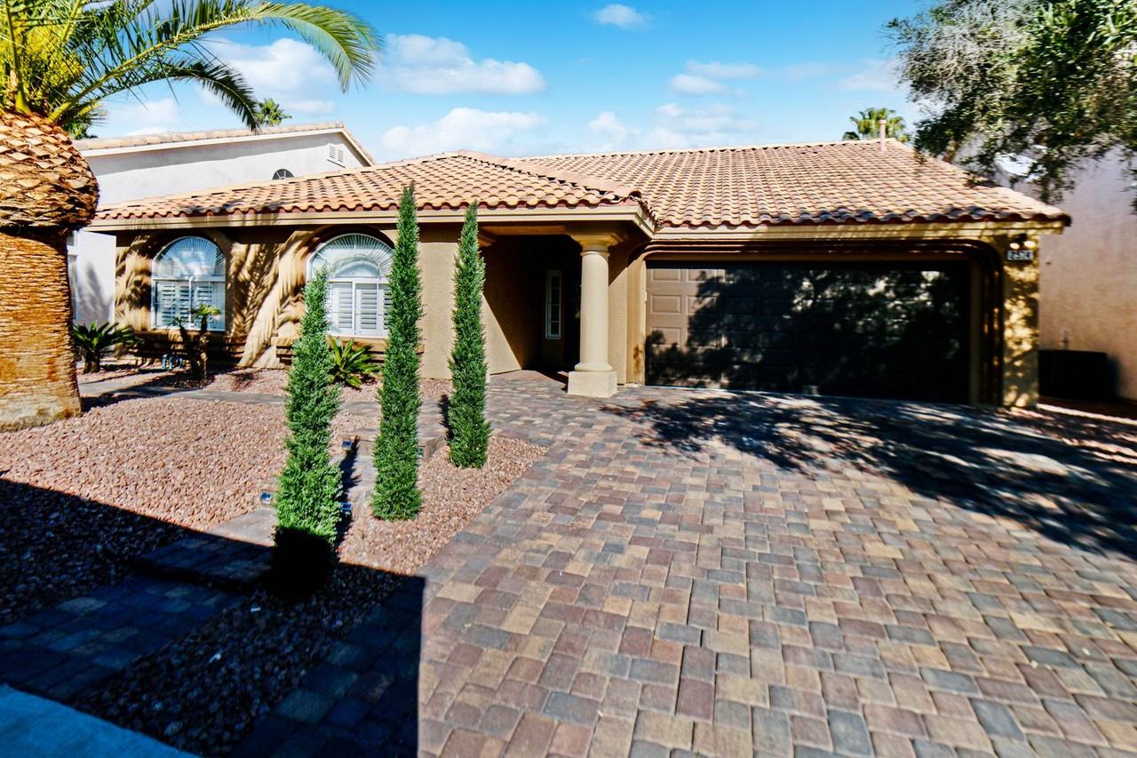 2514 Furnace Creek Ave - Photo 2 of 16