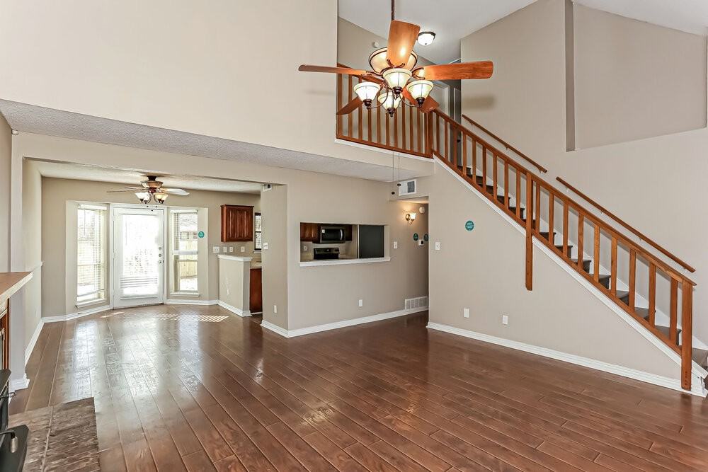 511 Rosewood Ln - Photo 6 of 23