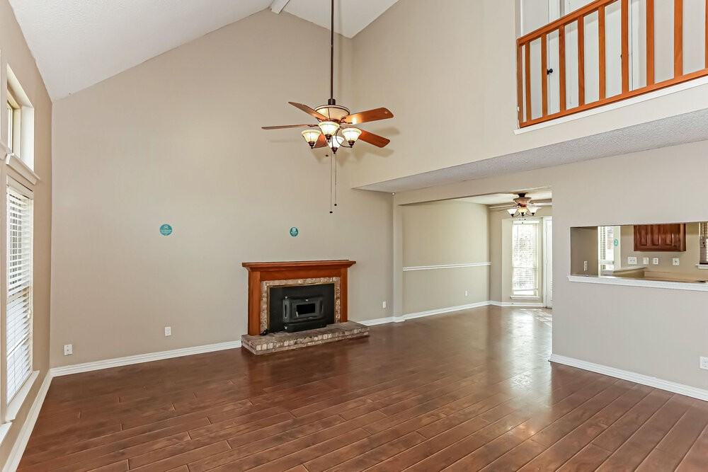 511 Rosewood Ln - Photo 7 of 23