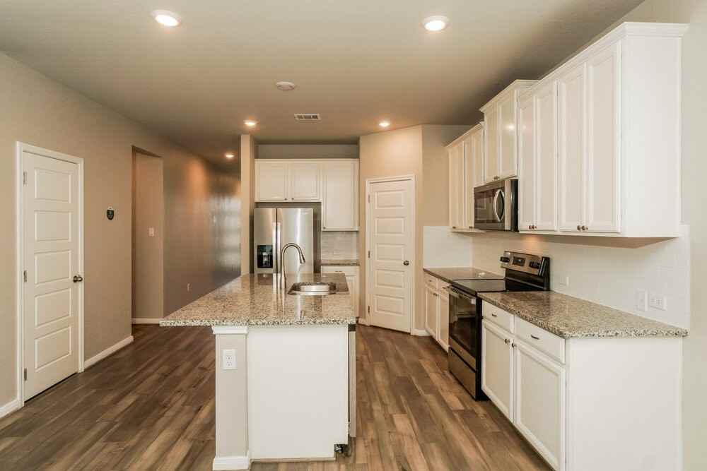 1228 Ella Xing - Photo 7 of 17