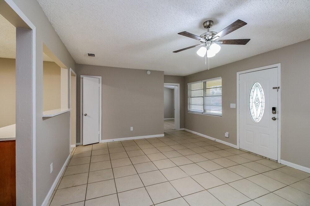 2514 Arlex Dr E - Photo 3 of 19