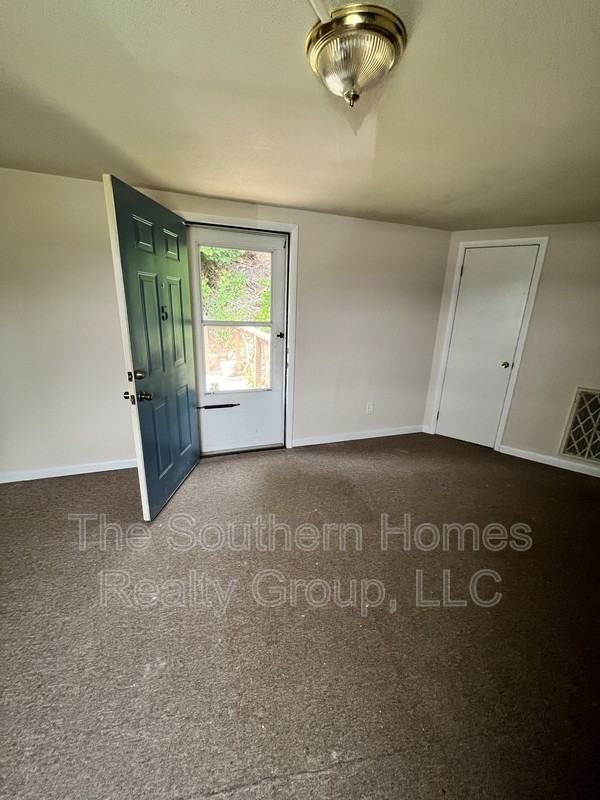 2439 U.S. - Photo 2 of 10