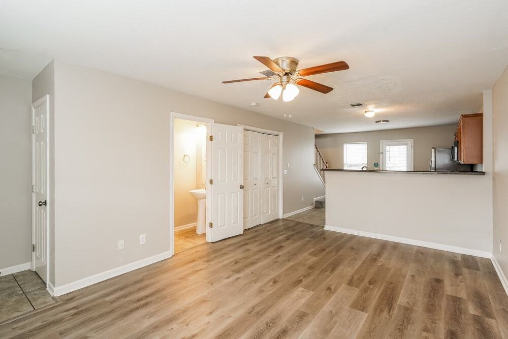 8022 Logan Dr - Photo 6 of 22