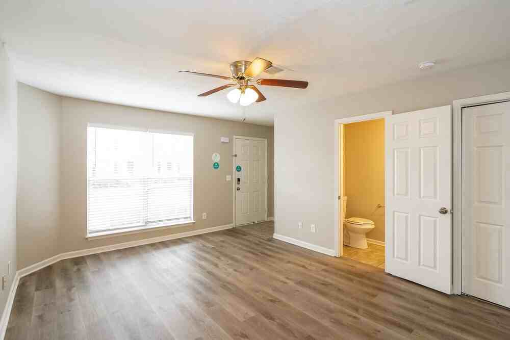 8022 Logan Dr - Photo 7 of 22