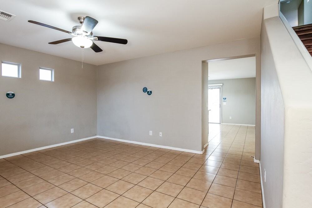 7225 S 37th Gln - Photo 7 of 20