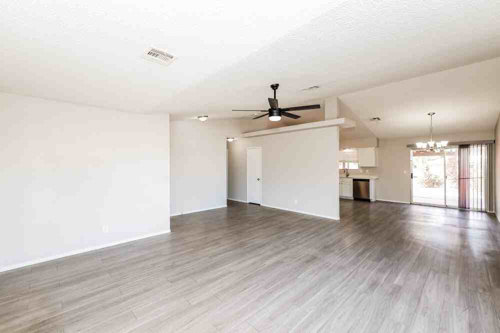 361 Clover Glen Ct - Photo 4 of 16