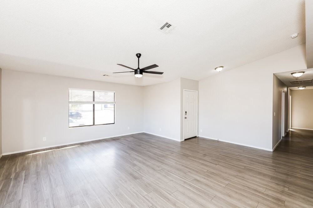 361 Clover Glen Ct - Photo 5 of 16