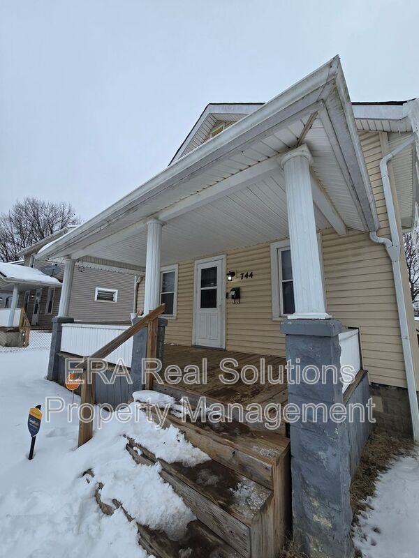 744 S Wayne Ave - Photo 4 of 15