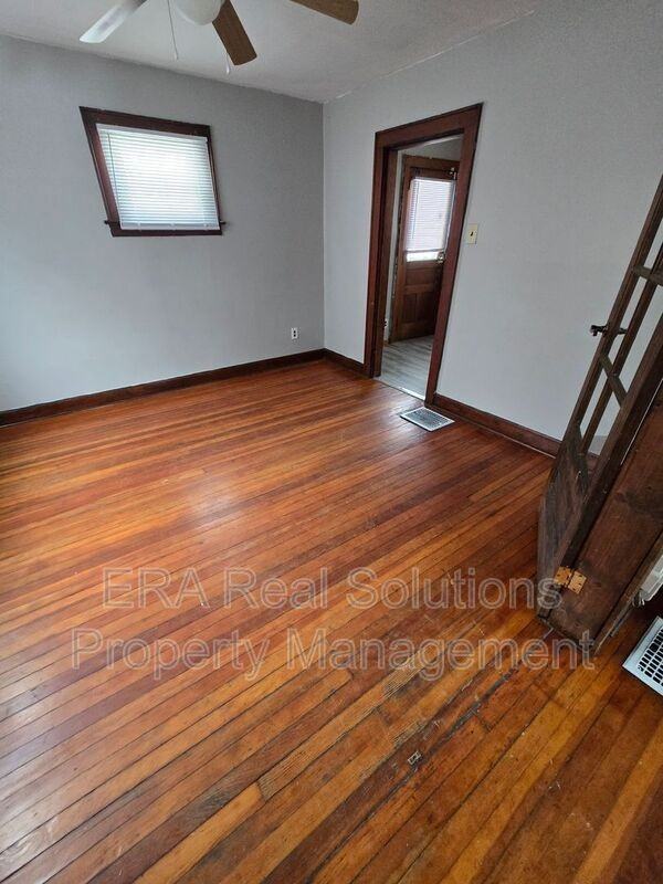 744 S Wayne Ave - Photo 5 of 15