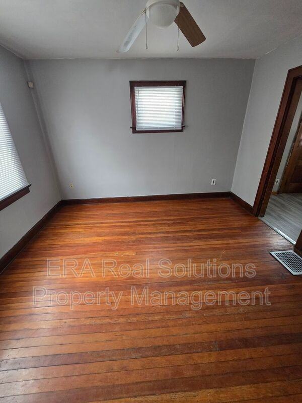 744 S Wayne Ave - Photo 6 of 15