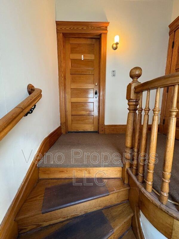 109 3rd St #2 - Photo 5 of 21