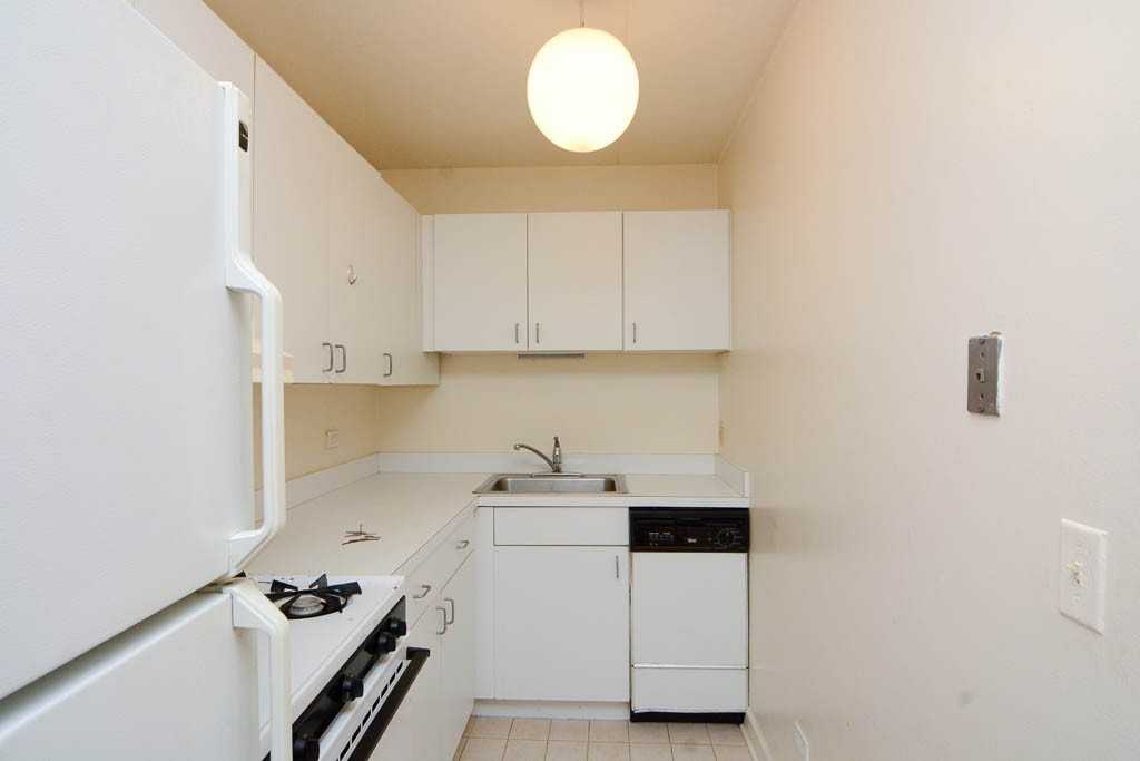 622 W Wellington Ave #6 - Photo 3 of 20