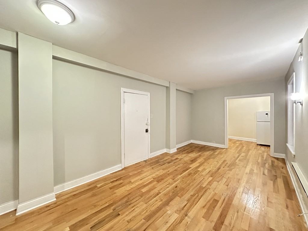 1347 N Dearborn St #203 - Photo 7 of 21