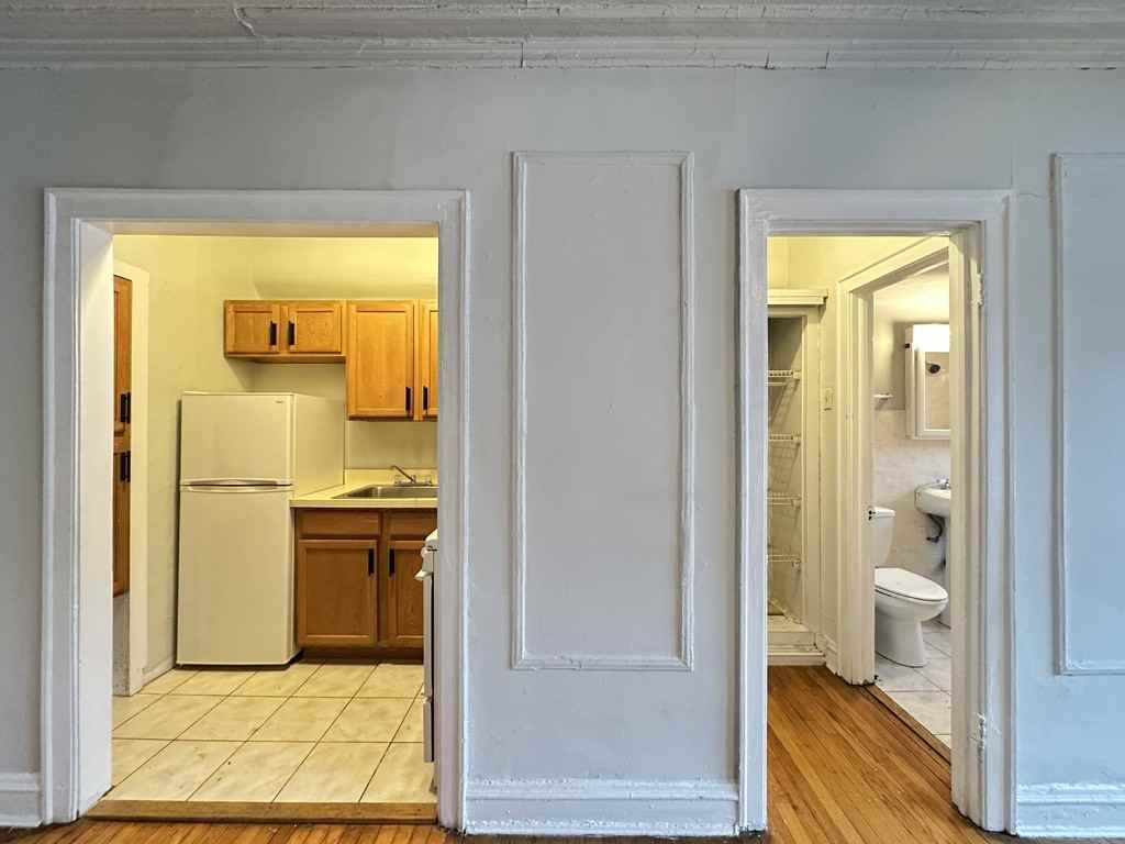 1164 N Dearborn St #409 - Photo 2 of 21