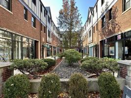 featured image of 896 N Green St #A18