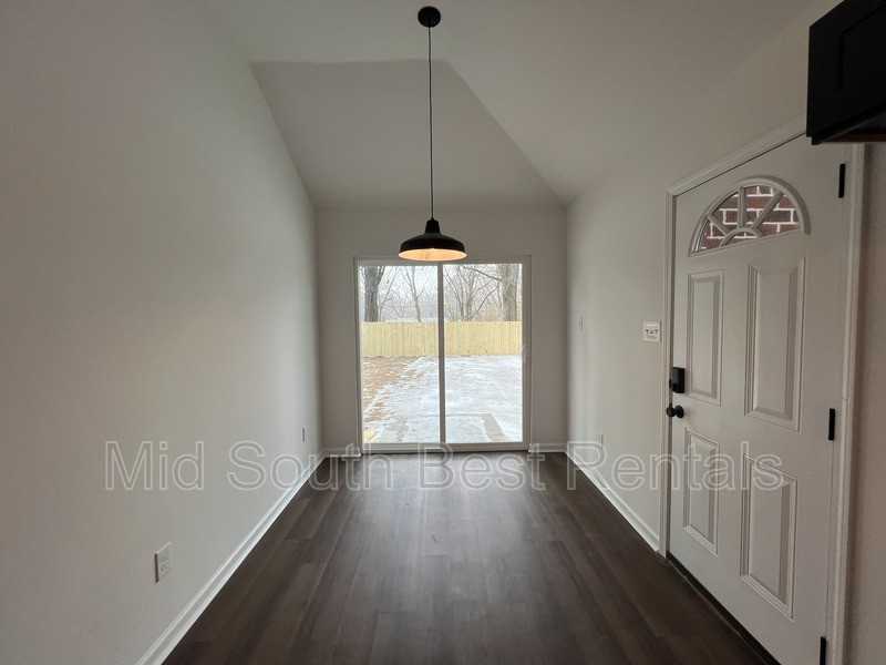 3271 Baskin St - Photo 7 of 17