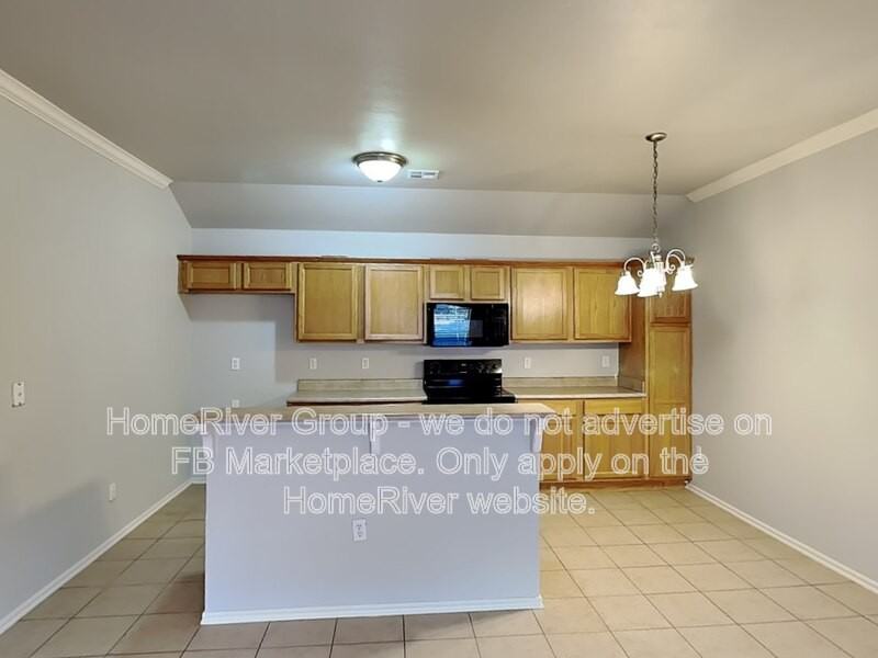 11127 Sw 5th St - Photo 5 of 29