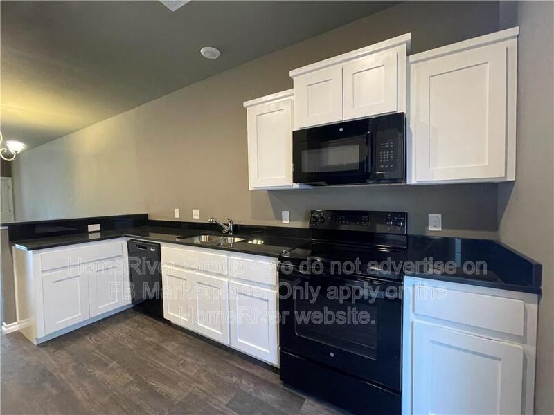 921 Sw 91st St - Photo 4 of 16