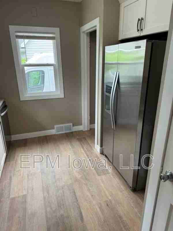 1514 Baltimore St - Photo 3 of 15