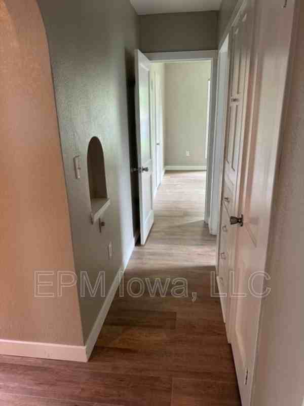 1514 Baltimore St - Photo 7 of 15