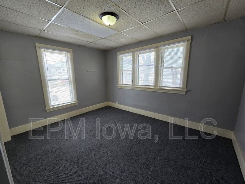 119 Irving St - Photo 4 of 14