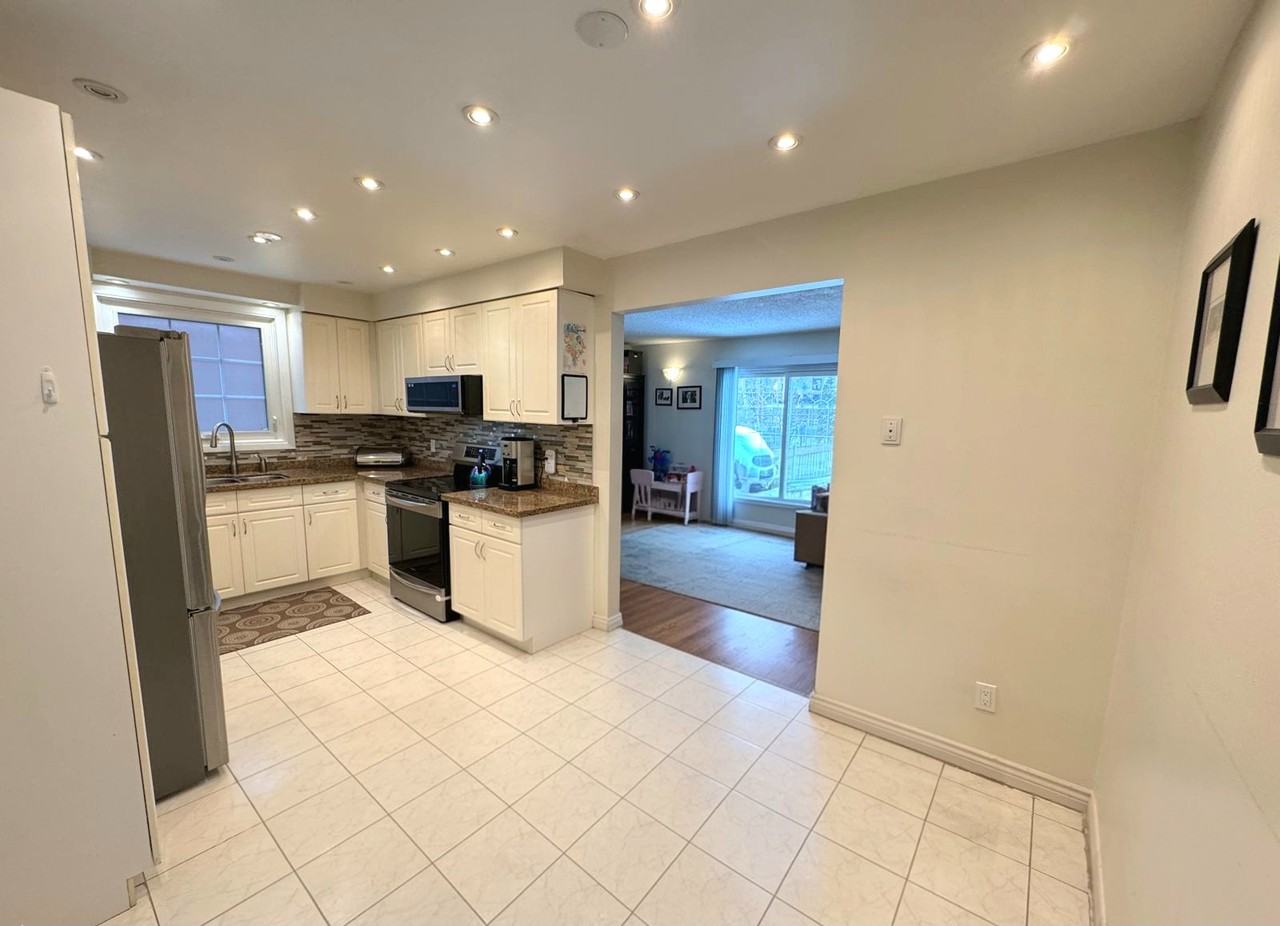 248 Gowan Avenue - Photo 6 of 34