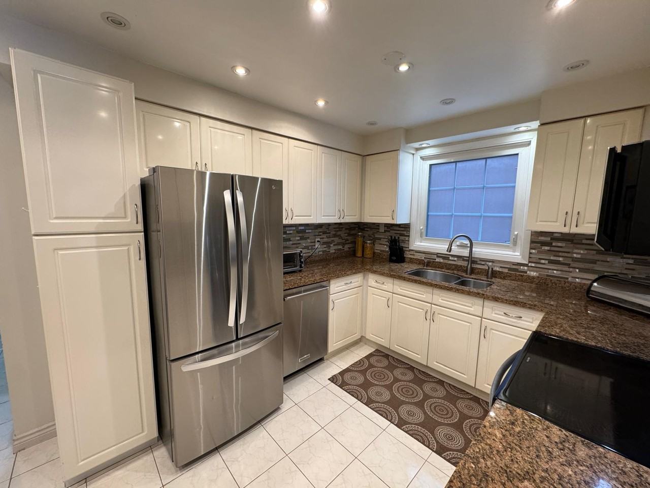 248 Gowan Avenue - Photo 7 of 34