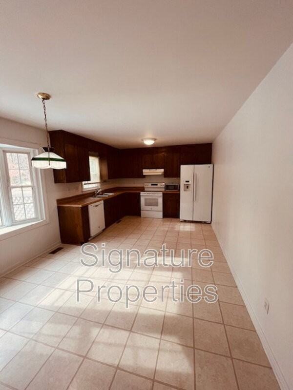 5127 Timbercreek Ct - Photo 4 of 29