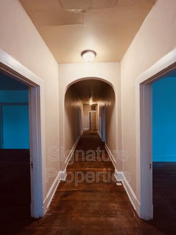 208 N Jefferson St - Photo 2 of 9