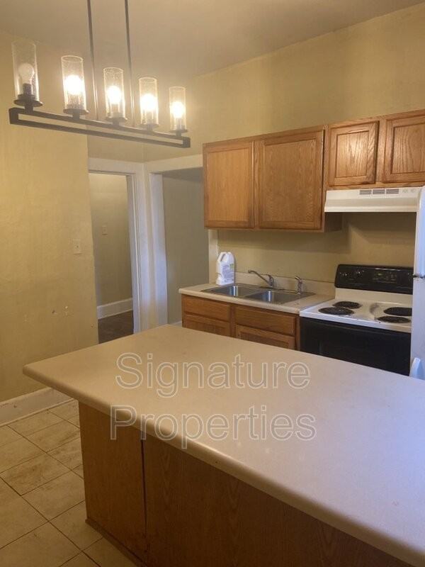 208 N Jefferson St - Photo 4 of 9