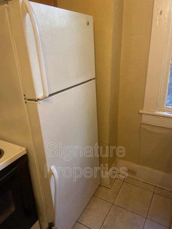 208 N Jefferson St - Photo 5 of 9