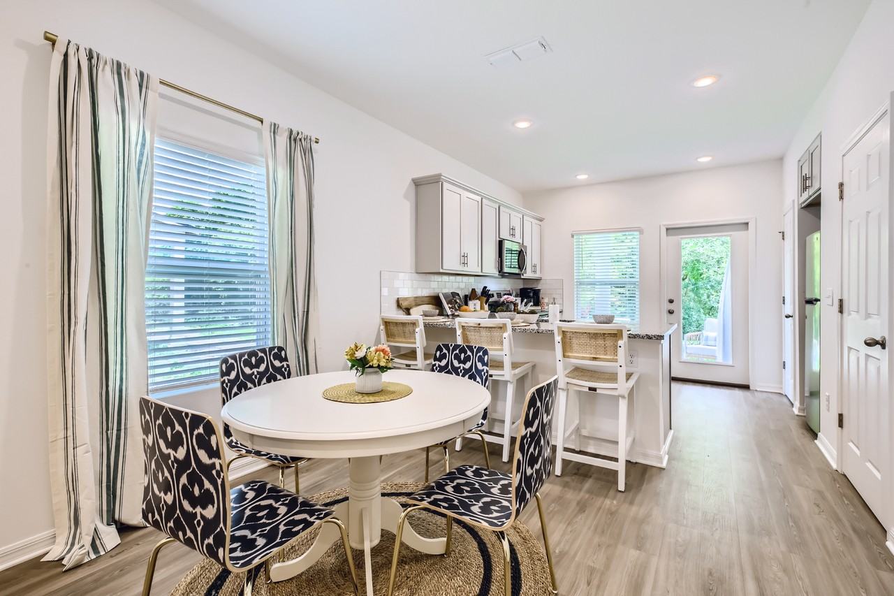 Beacon Point Townes - Photo 4 of 22