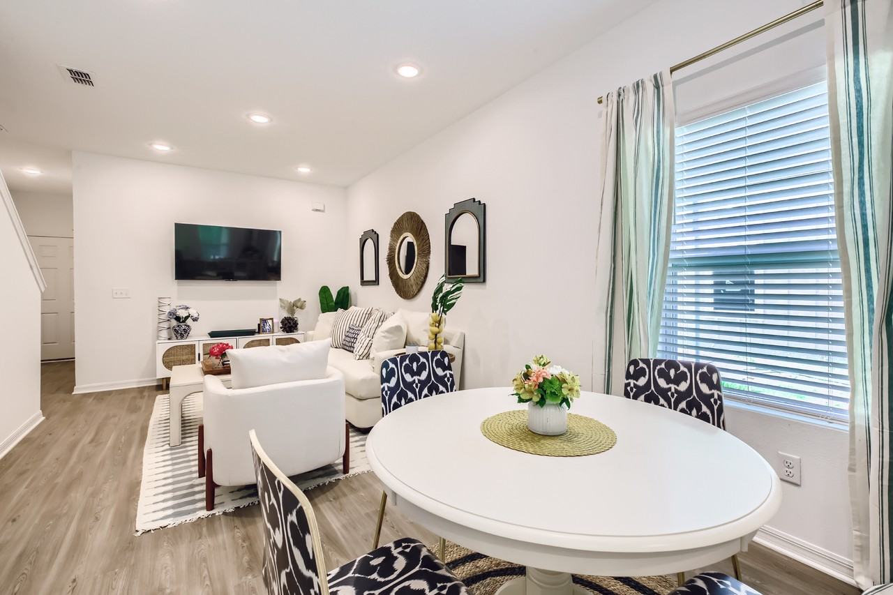 Beacon Point Townes - Photo 5 of 22