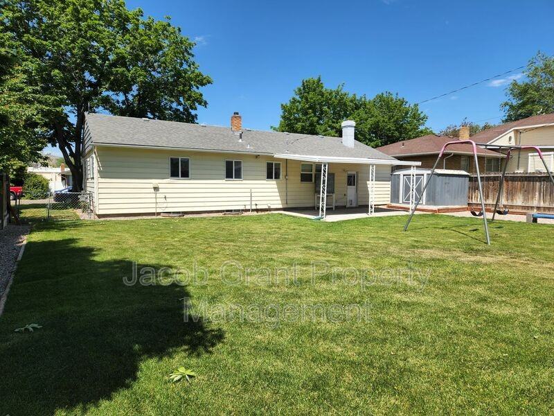 170 Filmore Ave - Photo 2 of 15