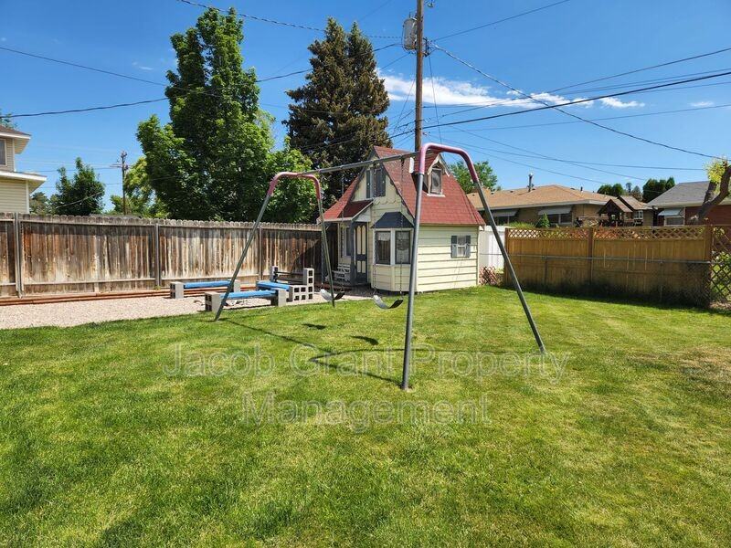 170 Filmore Ave - Photo 3 of 15