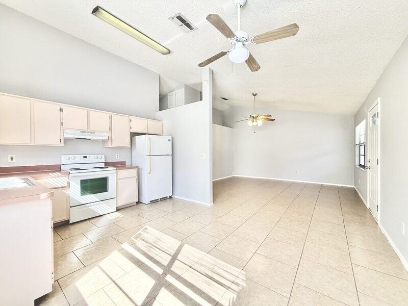 1159 E Rohe St - Photo 6 of 36