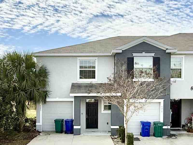 5321 Loblolly Ln - Photo 2 of 50