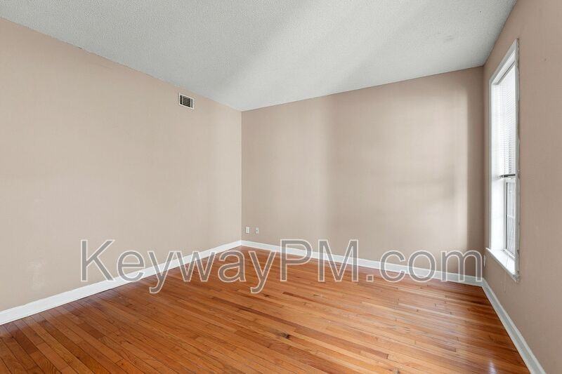 1063 Waltons Pass - Photo 7 of 34